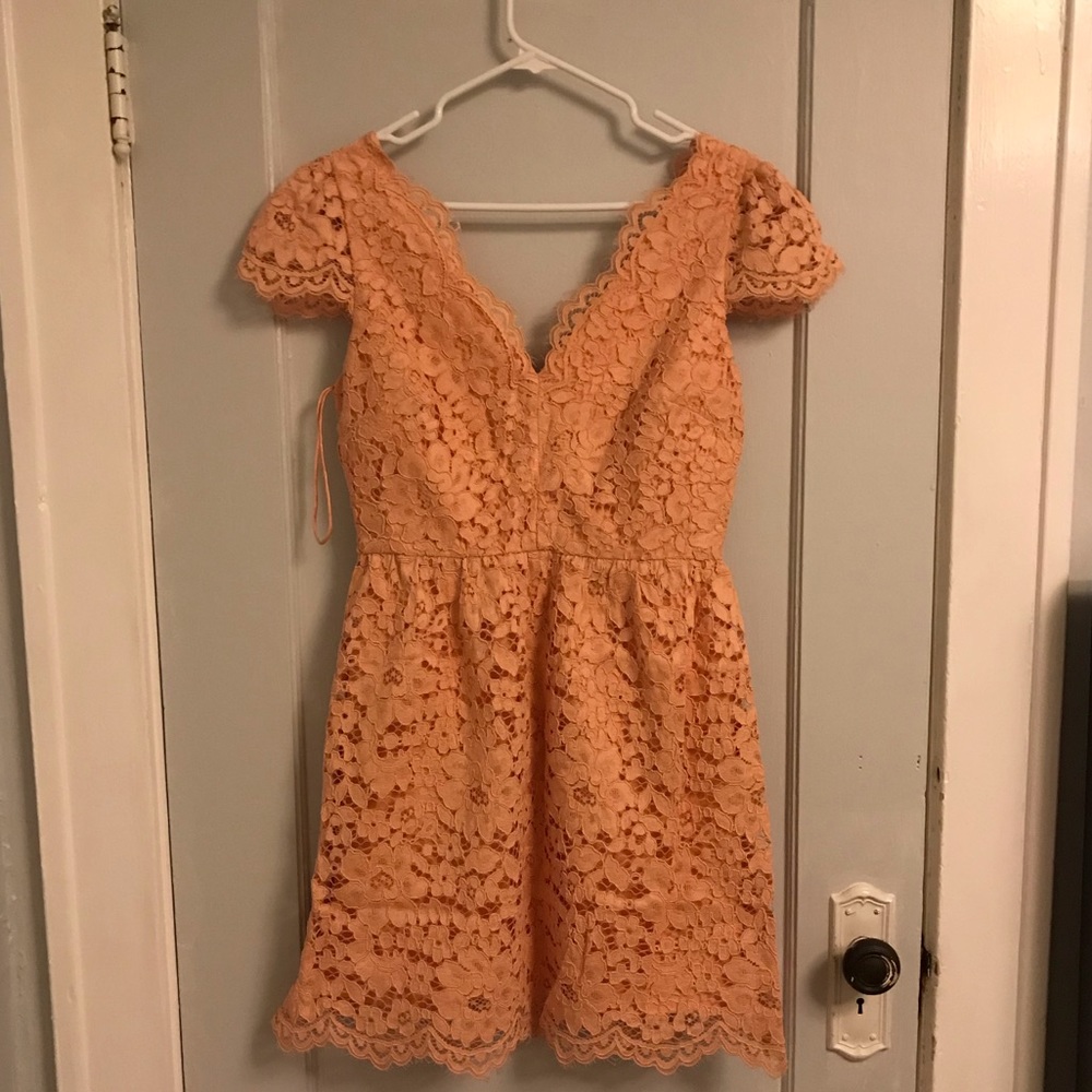Peach lace Erin Featherston NWT